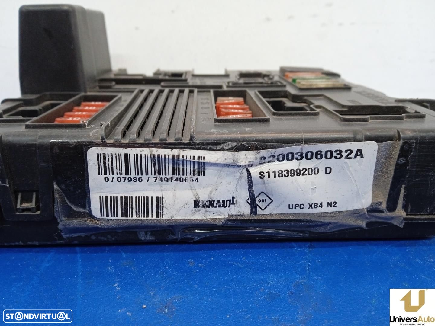CAIXA RELÉS / FUSÍVEIS RENAULT SCÉNIC II 2004 -8200306032A - 2