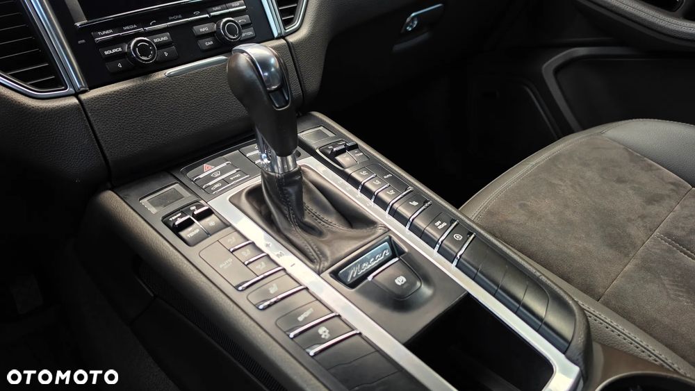 Porsche Macan - 29