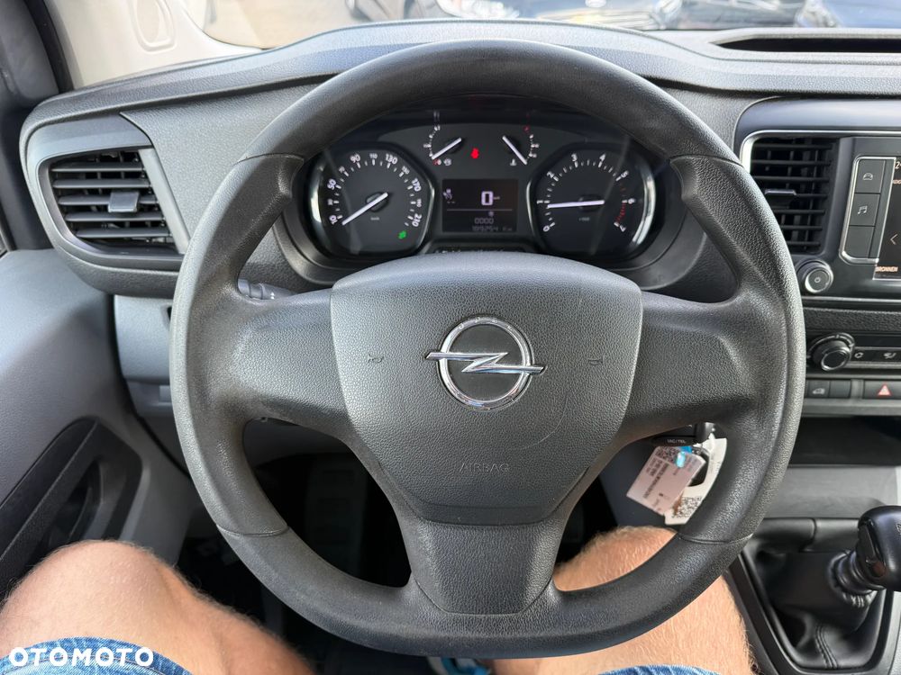 Opel Vivaro Extra Long - 11
