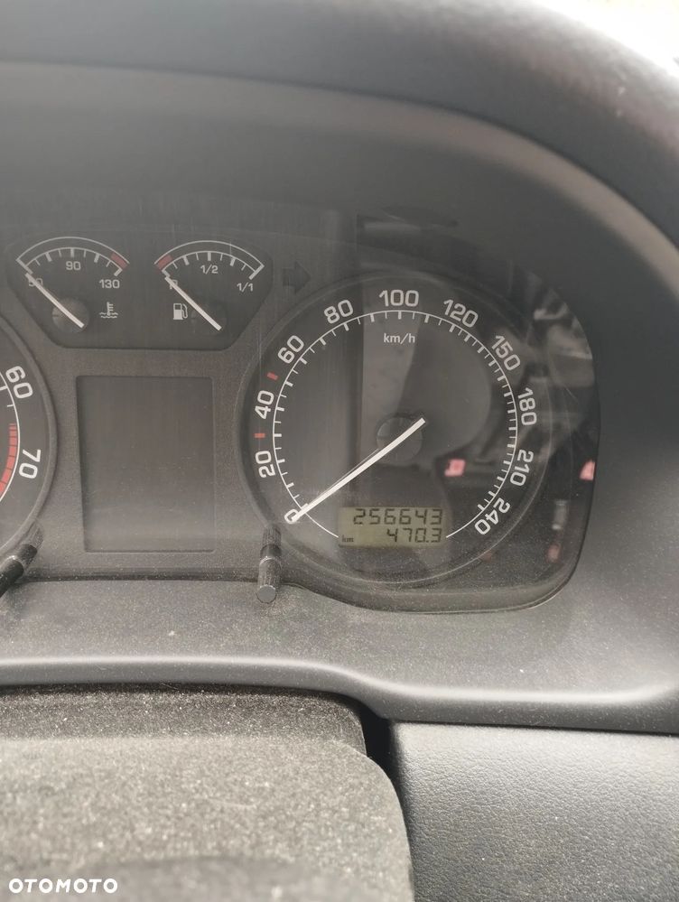Skoda Octavia 1.6 Combi Classic - 7