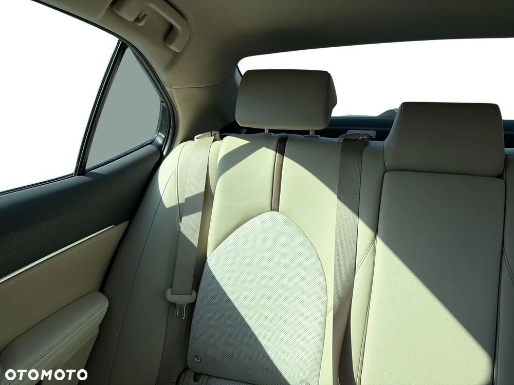 Toyota Camry 2.5 Hybrid Executive CVT - 16