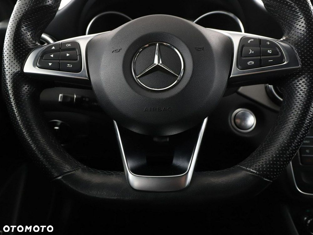 Mercedes-Benz GLA 180 AMG Line - 21