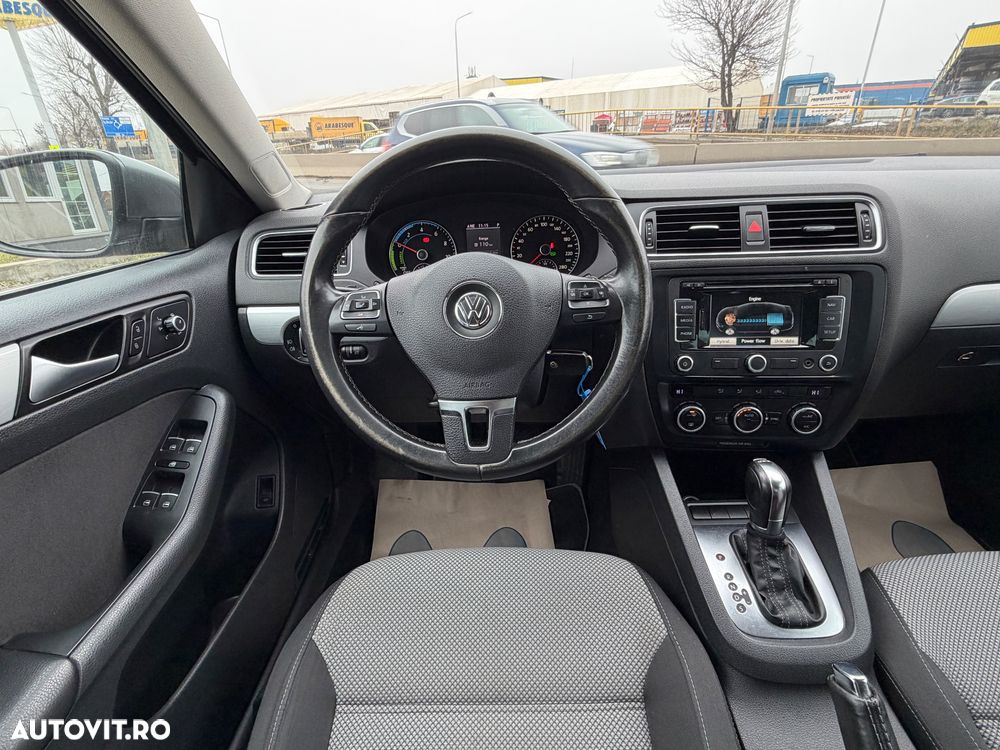 Volkswagen Jetta - 22