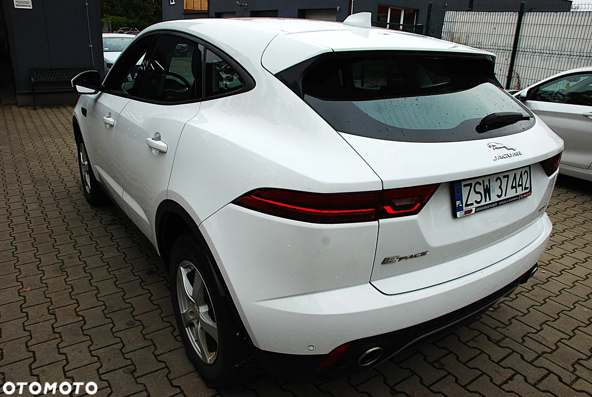 Jaguar E-Pace D150 R-Dynamic - 2
