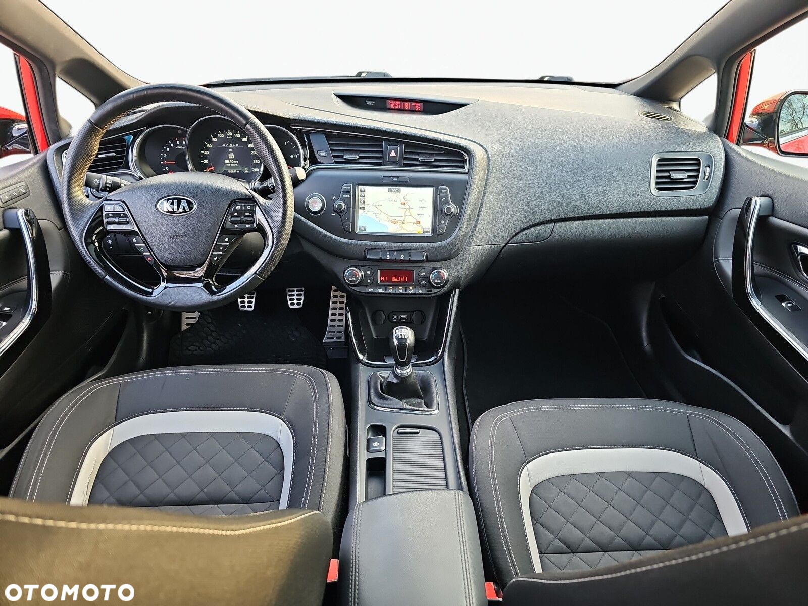 Kia Ceed - 25