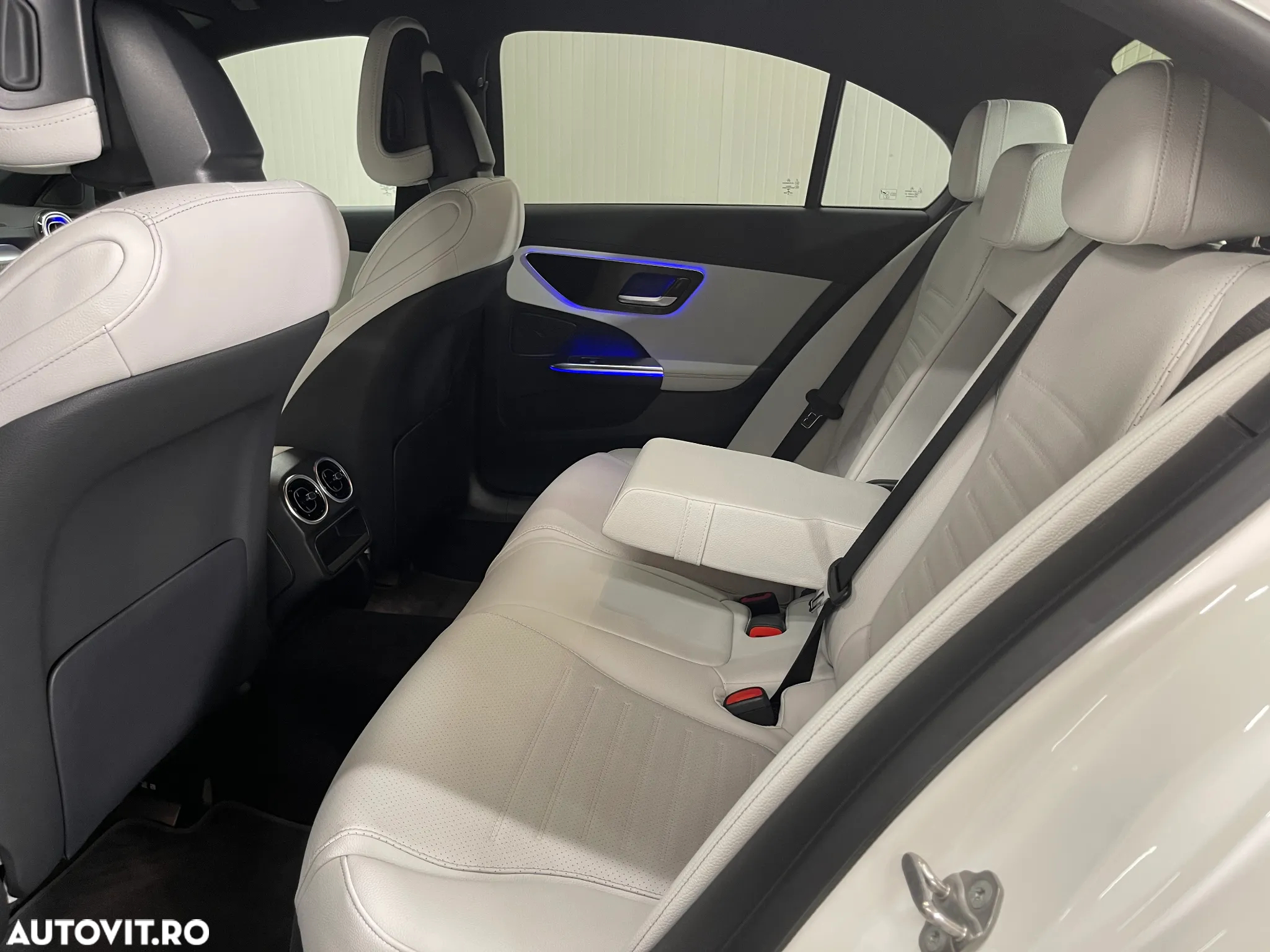 Mercedes-Benz C 200 9G-TRONIC AMG Line - 13