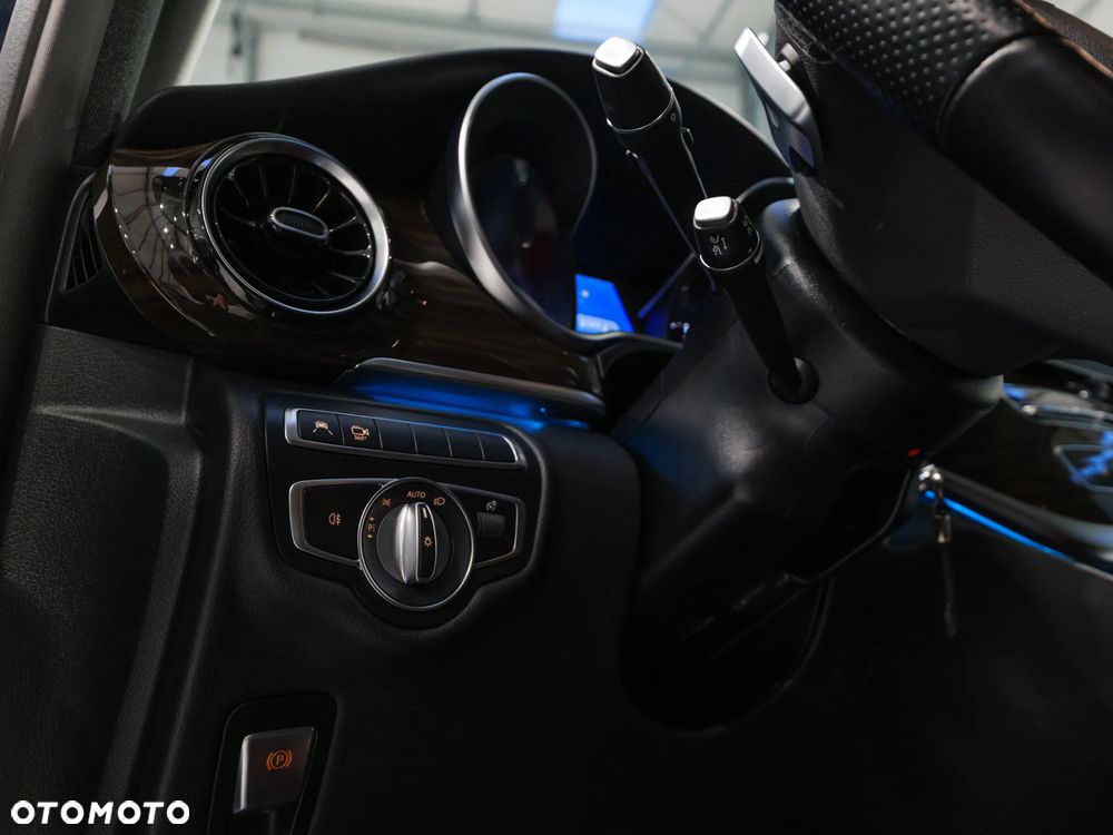 Mercedes-Benz Klasa V 300 d Avantgarde 9G-Tronic (ekstra d³) - 17