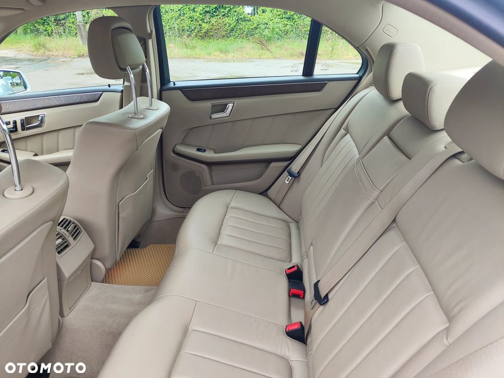 Mercedes-Benz Klasa E 350 CDI 4-Matic - 28