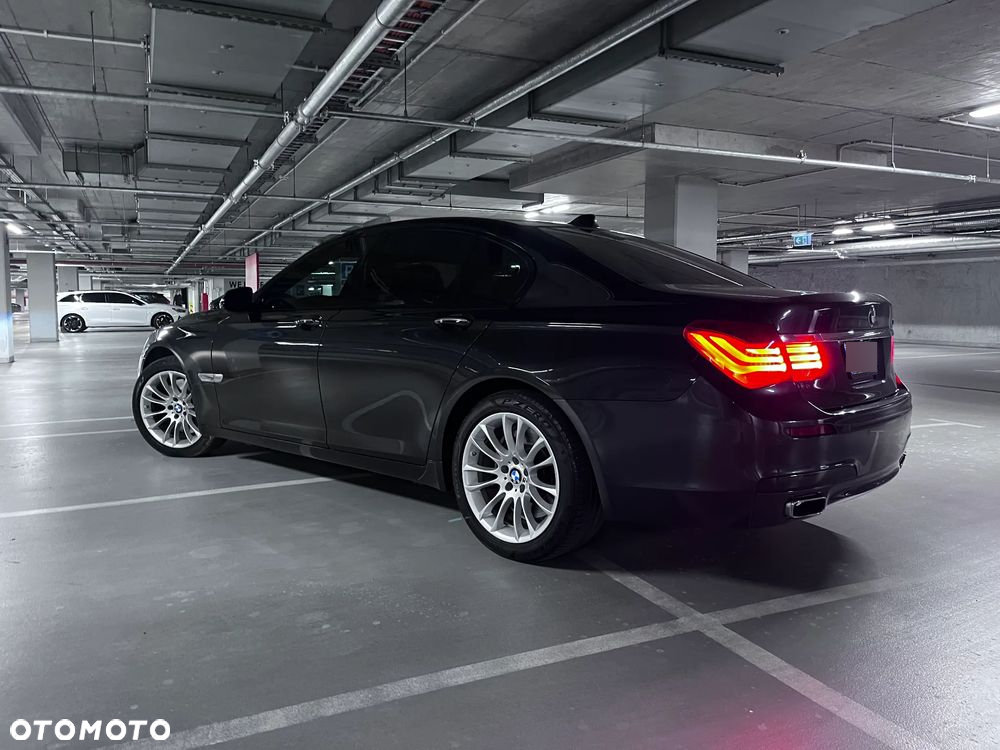 BMW Seria 7 750i Edition Exclusive - 14