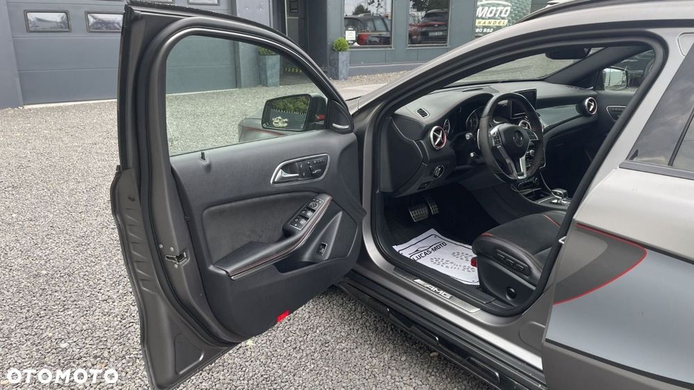 Mercedes-Benz GLA - 18