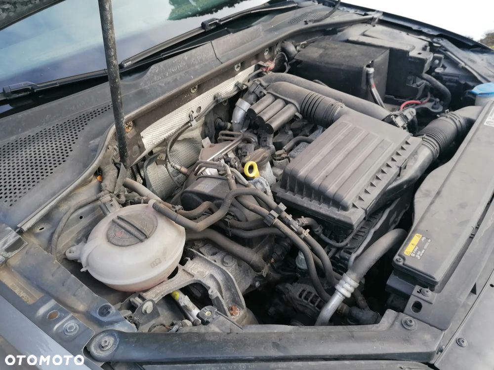 Volkswagen Golf 1.4 TSI BMT Highline - 25