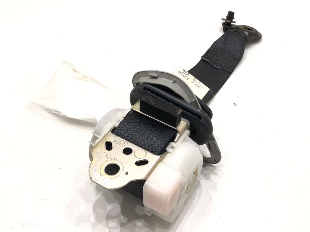 PAS BEZPIECZEŃSTWA PRAWY TYŁ  TOYOTA YARIS (_P13_) 2010 - 2022 1.3 (NSP130_) 73 kW [99 KM] benzyna - 2