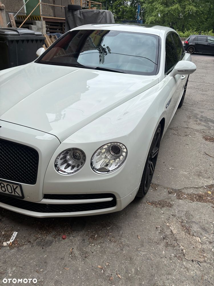 Bentley Flying Spur V8 Convertible - 7