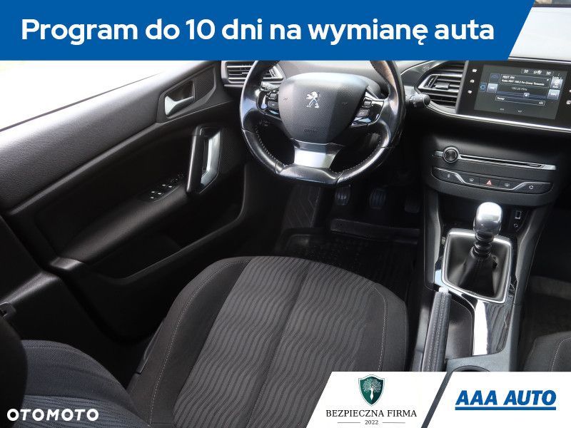 Peugeot 308 - 8