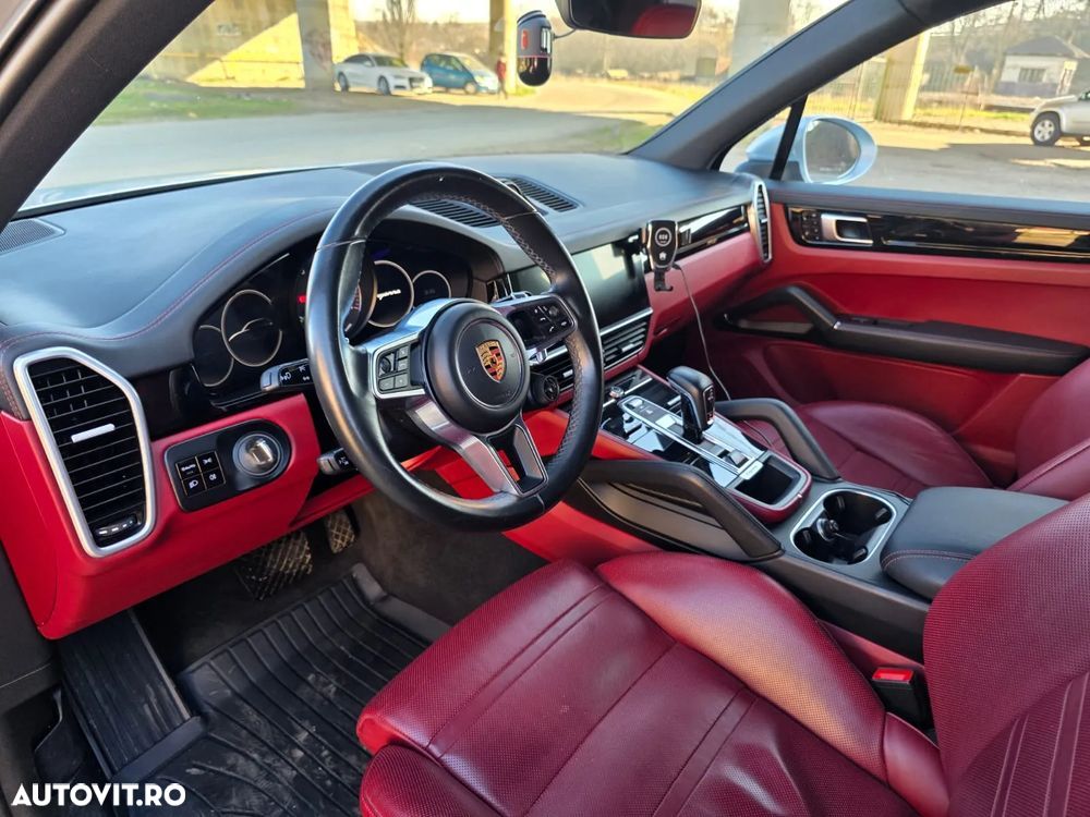 Porsche Cayenne - 20