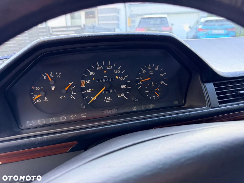 Mercedes-Benz W124 (1984-1993) - 19