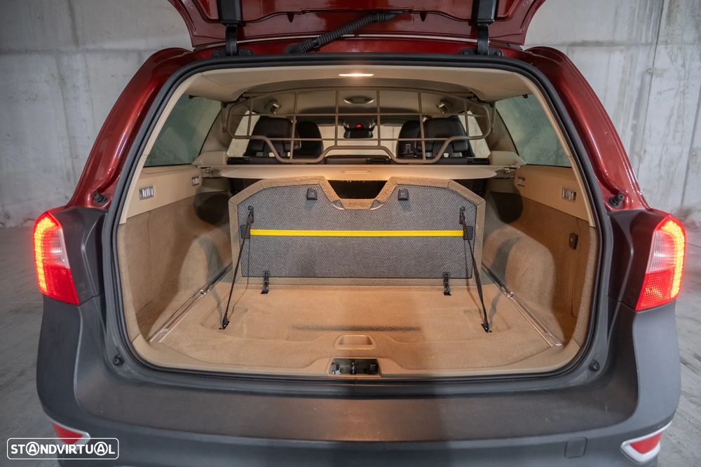 Volvo XC 70 2.4 D3 Momentum Geartronic - 16