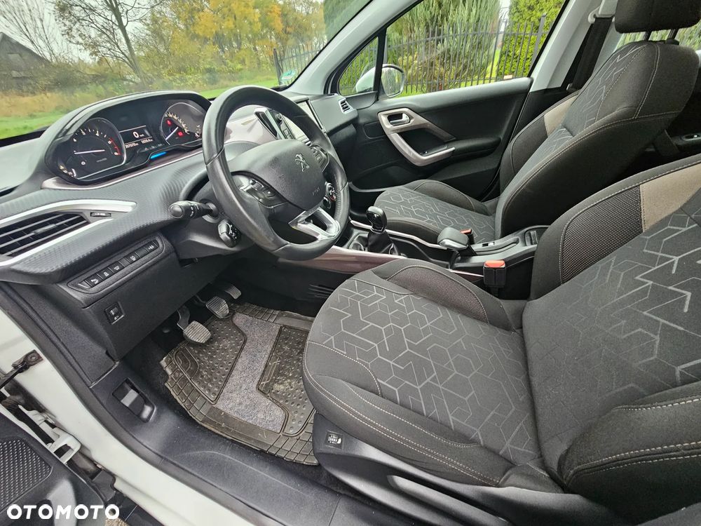 Peugeot 2008 e-HDi FAP 92 STOP & START Allure - 11