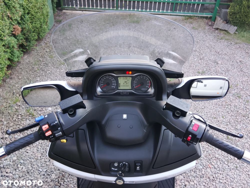 Suzuki Burgman - 19