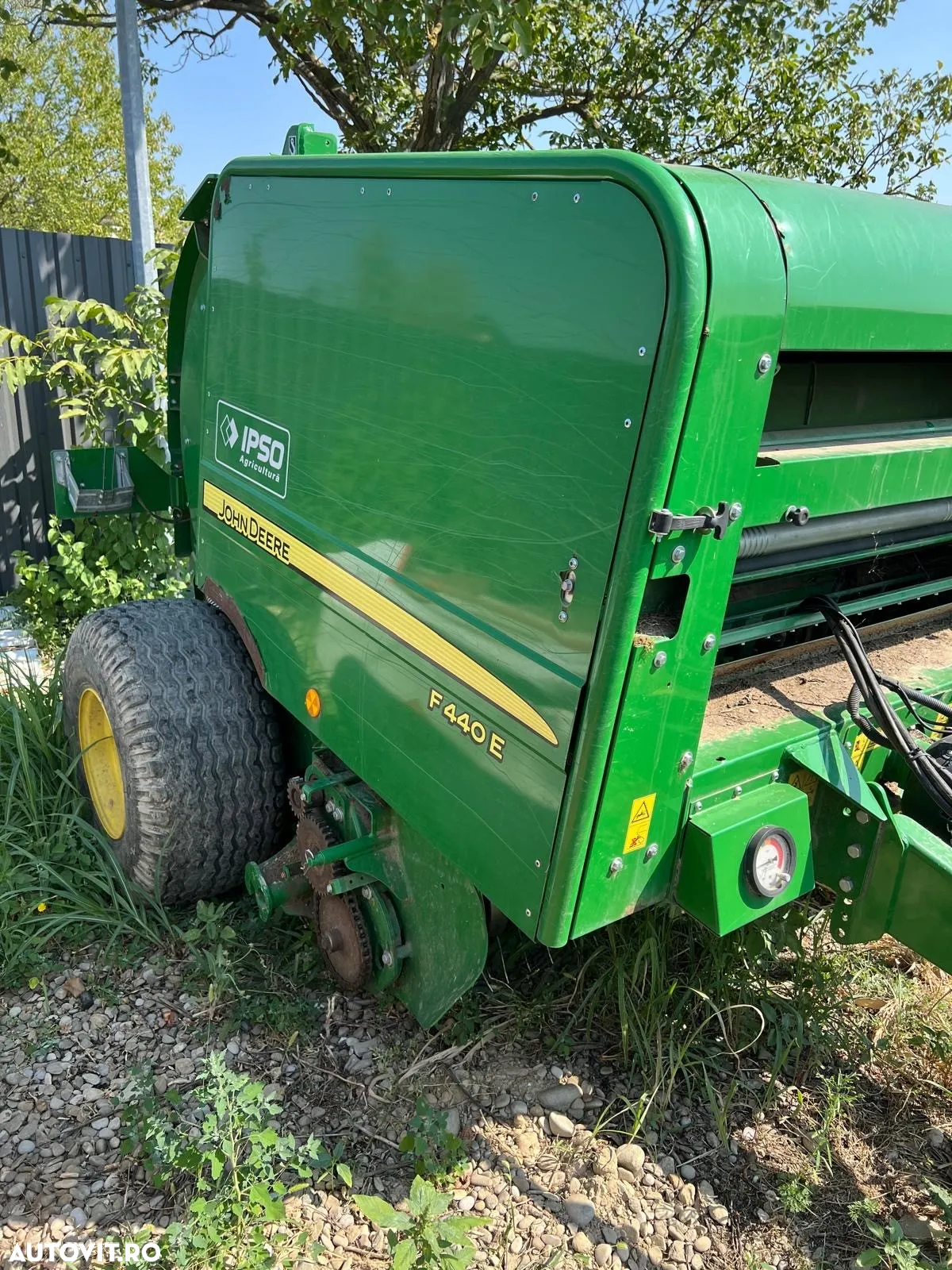 John Deere F440E - 6