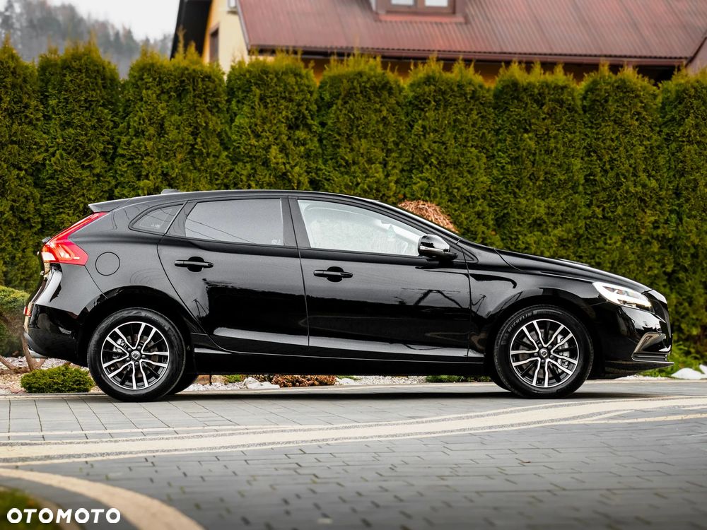 Volvo V40 D2 Drive-E R-Design Momentum - 6