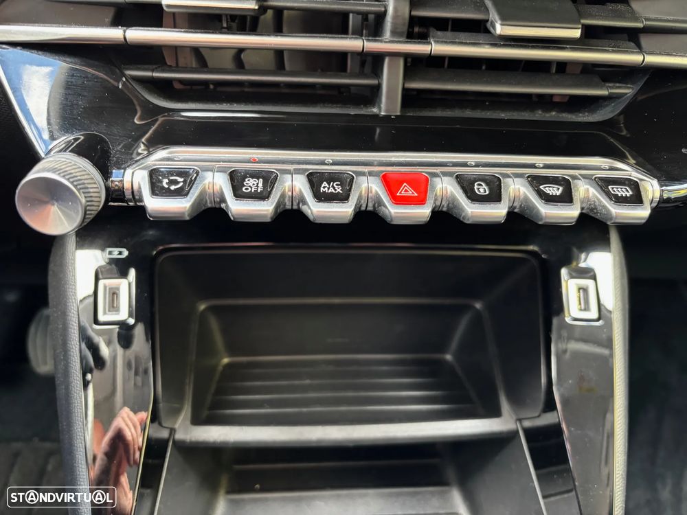 Peugeot 208 1.2 PureTech Active Pack - 26