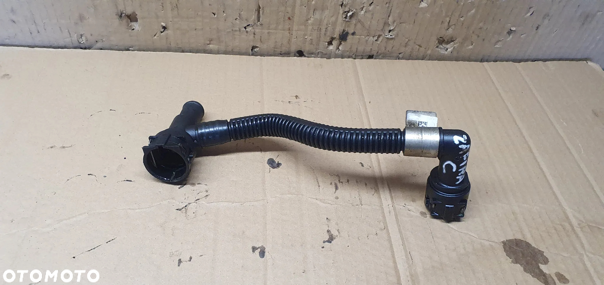 Przewód chłodnicy oleju Opel Zafira C 2.0 TDCI 55579265 - 2