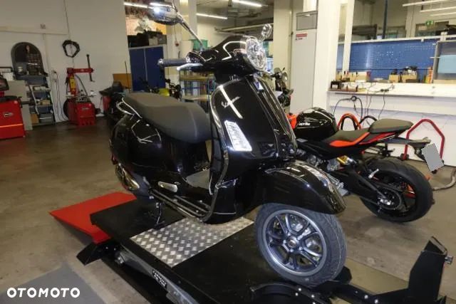 Piaggio Vespa - 2