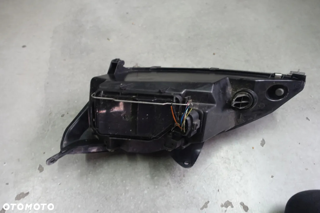 LAMPA PRAWY PRZÓD FOCUS MK1 LIFT - 3