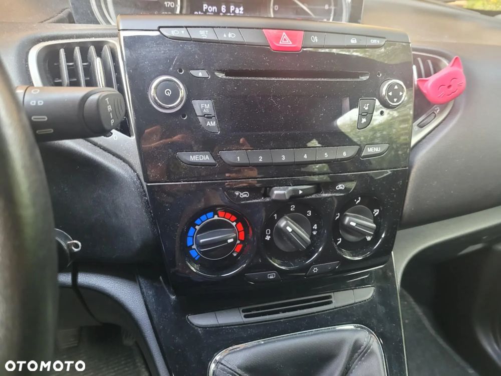 Lancia Ypsilon 1.2 8V Black&Red S&S - 16