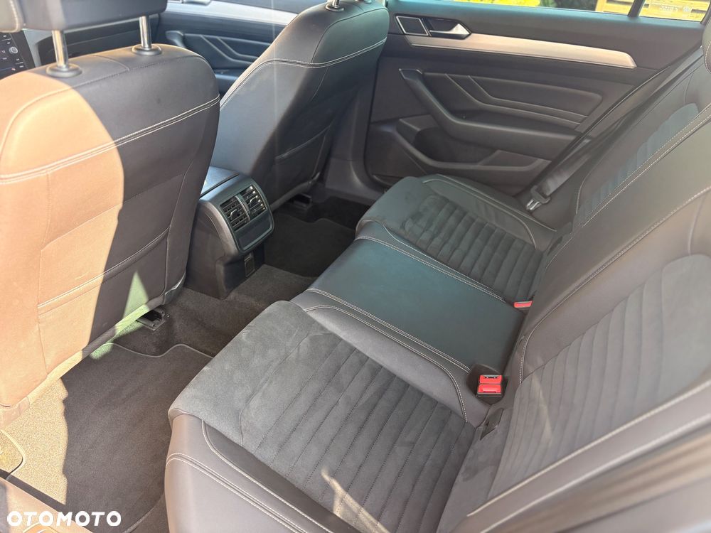Volkswagen Passat 2.0 TDI EVO Elegance DSG - 15