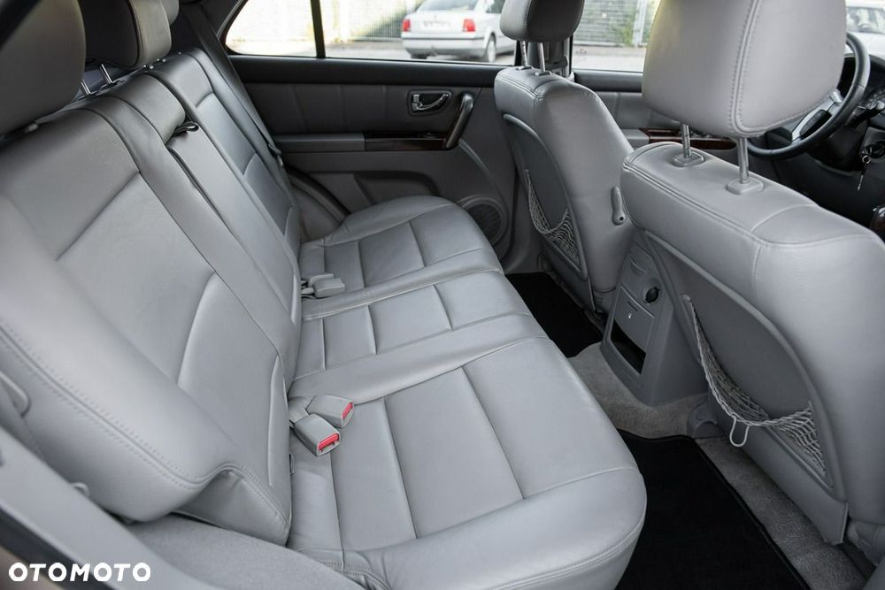 Kia Sorento 3.5 V6 - 8