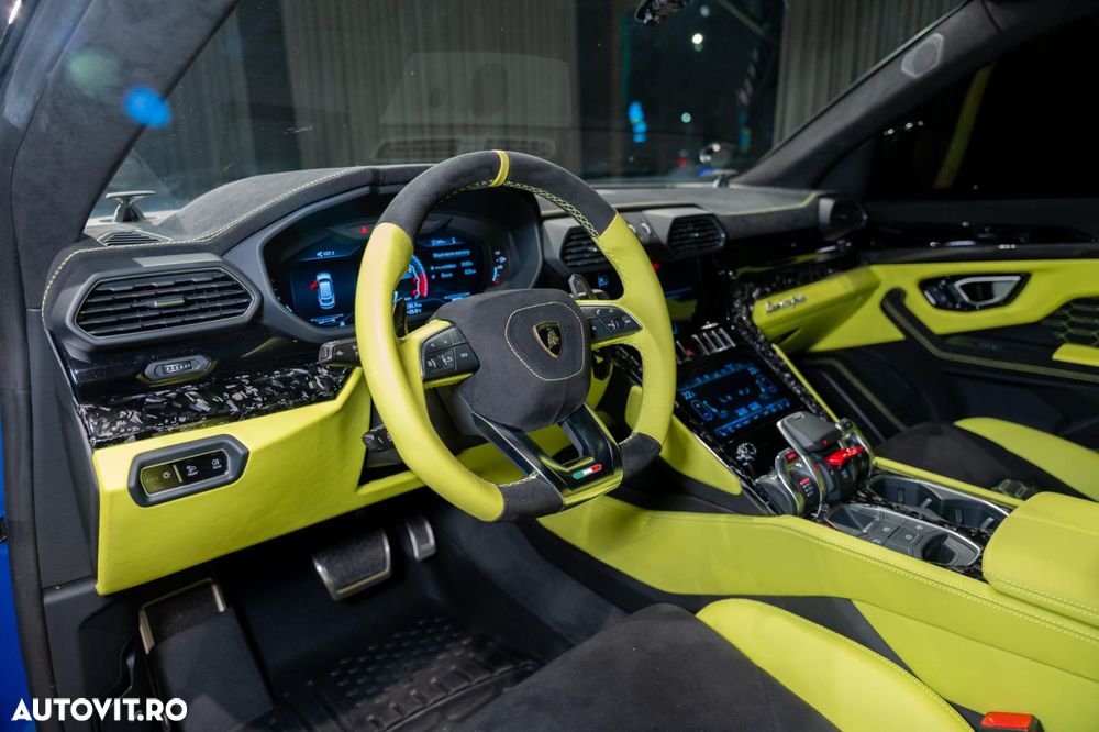 Lamborghini URUS - 37