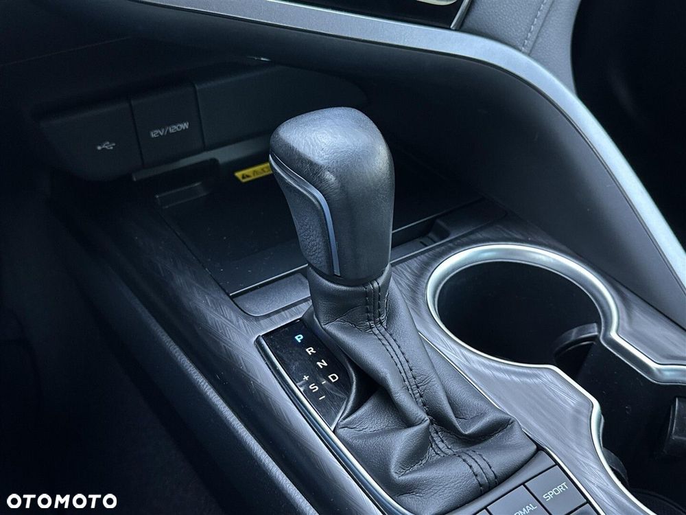 Toyota Camry 2.5 Hybrid Executive CVT - 23