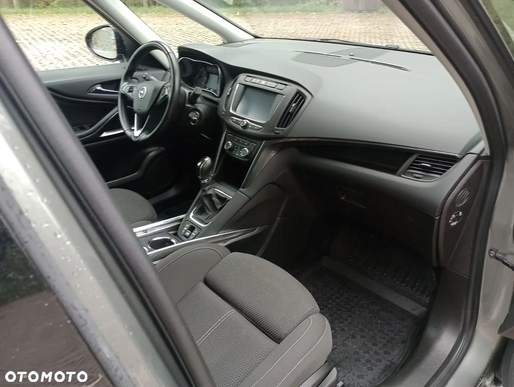 Opel Zafira 2.0 D (CDTI ecoFLEX) Start/Stop ON - 12