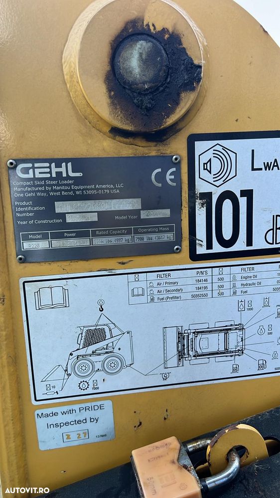 Gehl R220 - 10