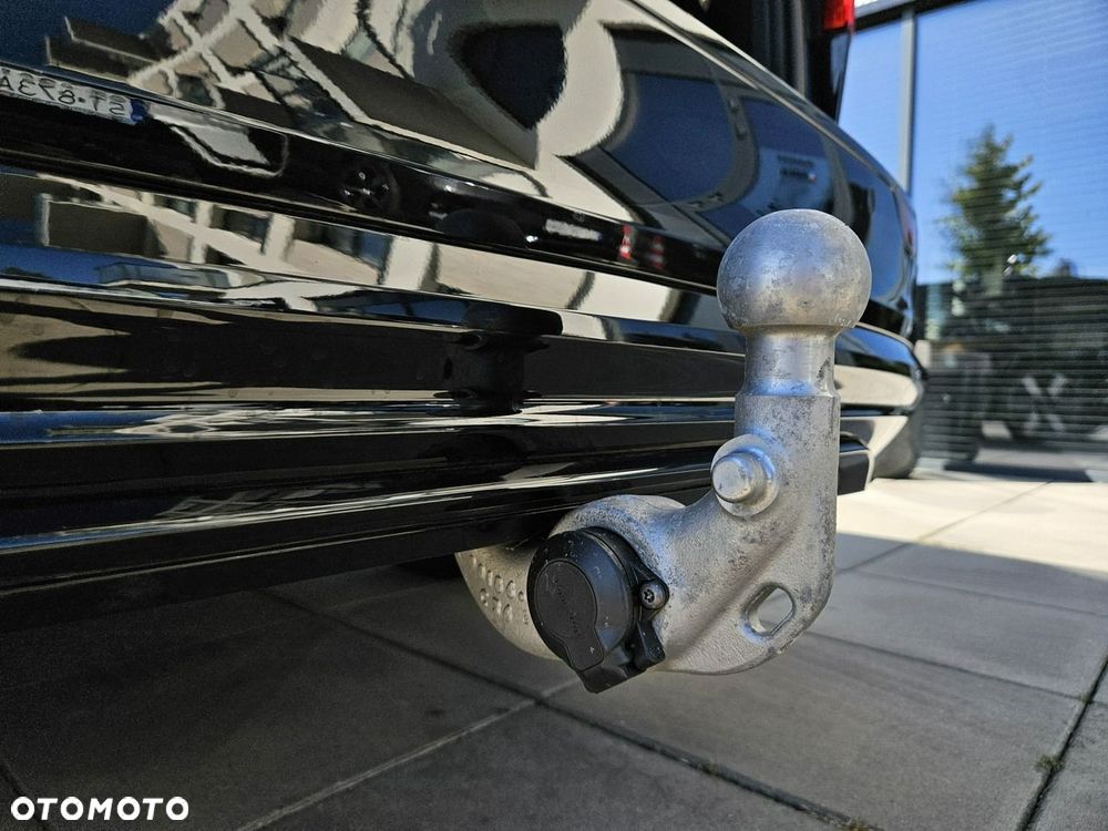 Volvo V60 T8 AWD Plug-In Hybrid Ultra Dark - 30