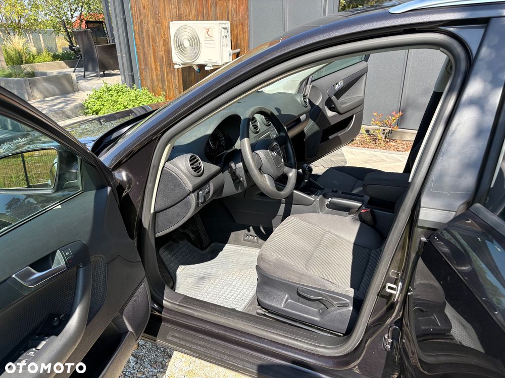 Audi A3 Sportback 2.0 TDI Ambiente - 8