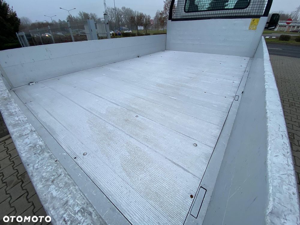 Volkswagen CRAFTER 2,0 TDI 136KM SKRZYNIOWY 350x215 KLIMATYZACJA - 17