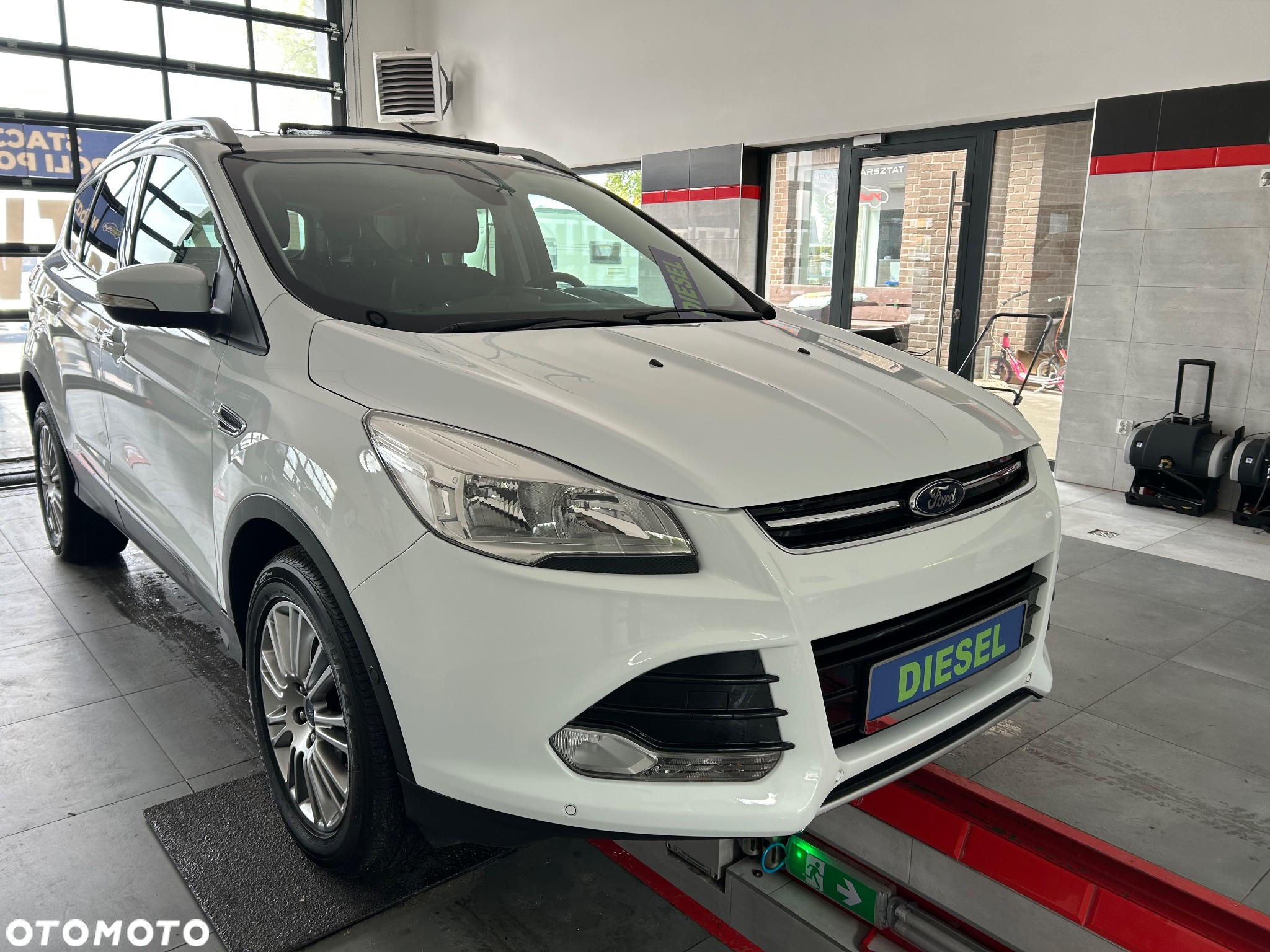 Ford Kuga 2.0 TDCi 2x4 Titanium - 11