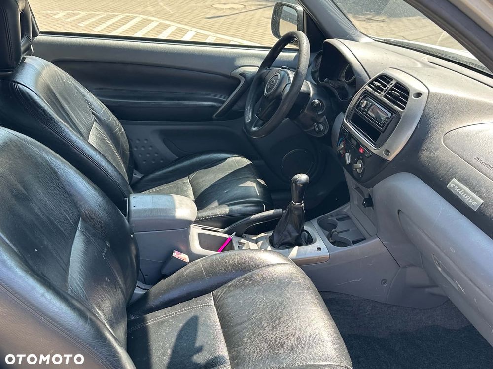 Toyota RAV4 1.8 VVT-i 4x2 - 4