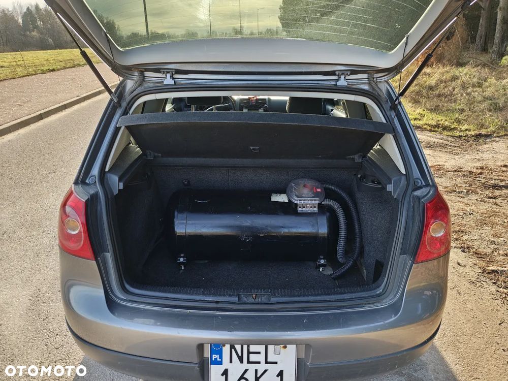 Volkswagen Golf - 10