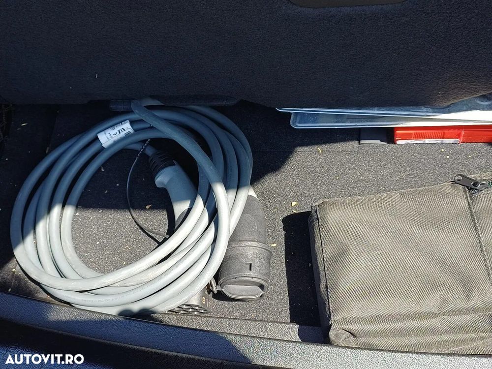 BMW Seria 3 320e AT PHEV - 9
