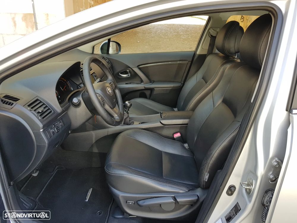 Toyota Avensis 2.0 D-4D Exclusive +Pele+GPS — fotografia 28