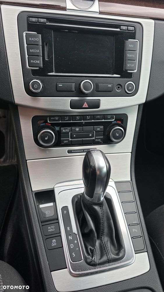 Volkswagen Passat - 15