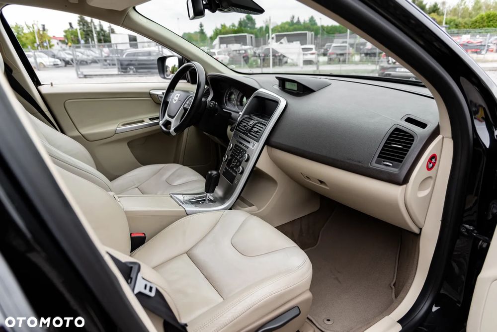 Volvo XC 60 3.2 AWD Kinetic - 27