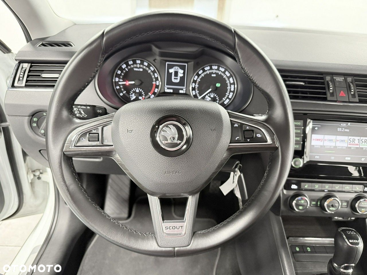 Skoda Octavia Combi 2.0 TDI 4x4 DSG Scout - 37