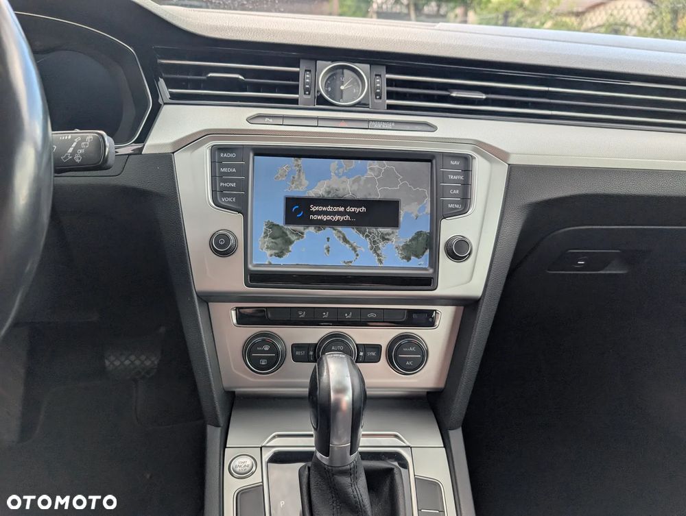 Volkswagen Passat 2.0 TDI BMT Comfortline DSG - 29