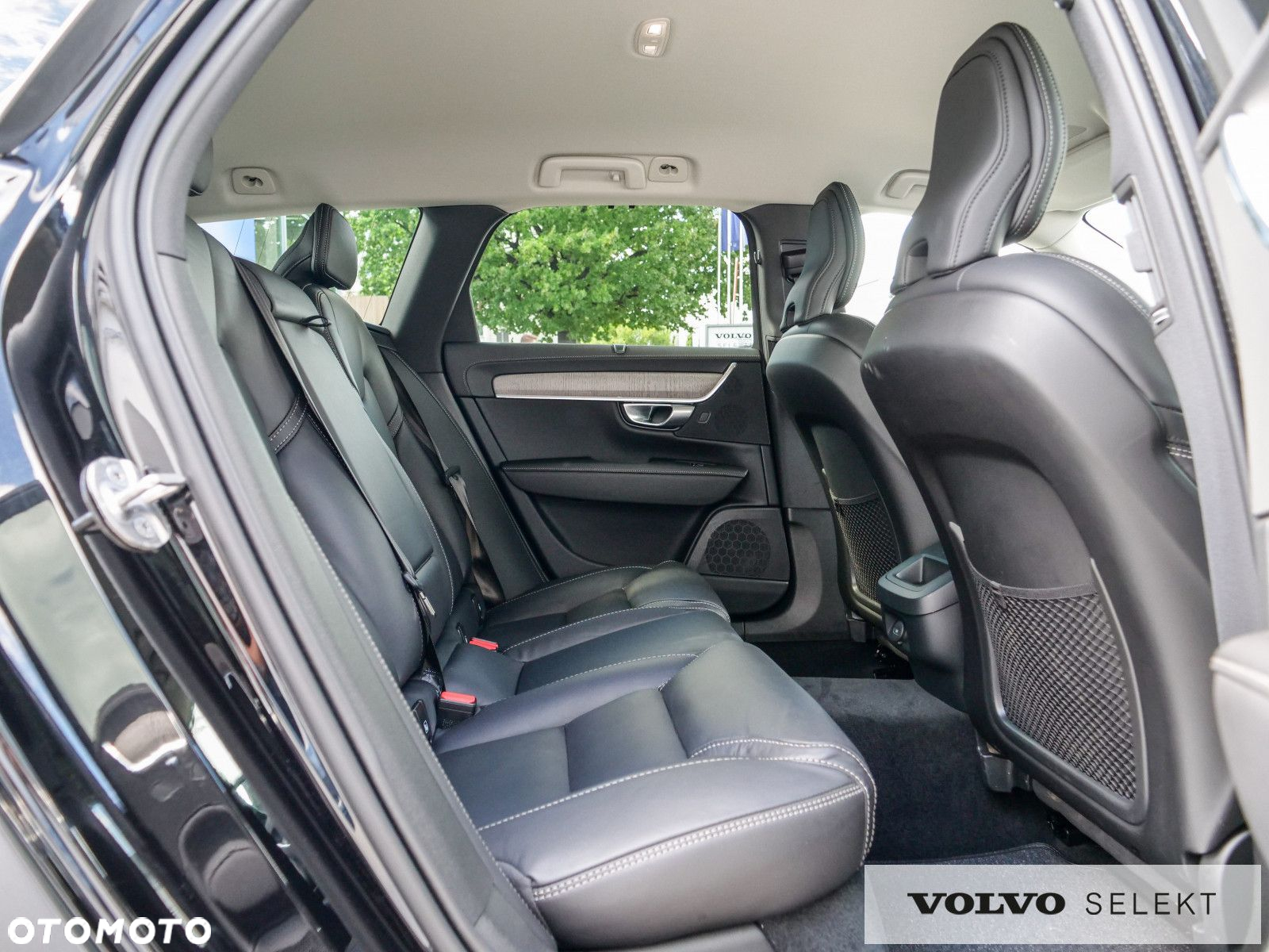 Volvo V90 Cross Country - 35