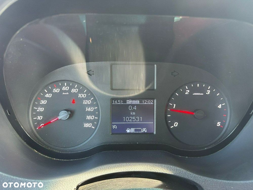 Mercedes-Benz Sprinter - 15